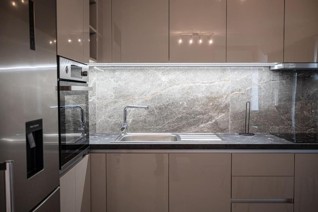 Apartamento Μεζονέτα Με Θέα Στο Πάρκο Σταύρος Νιάρχος One Atenas Exterior foto
